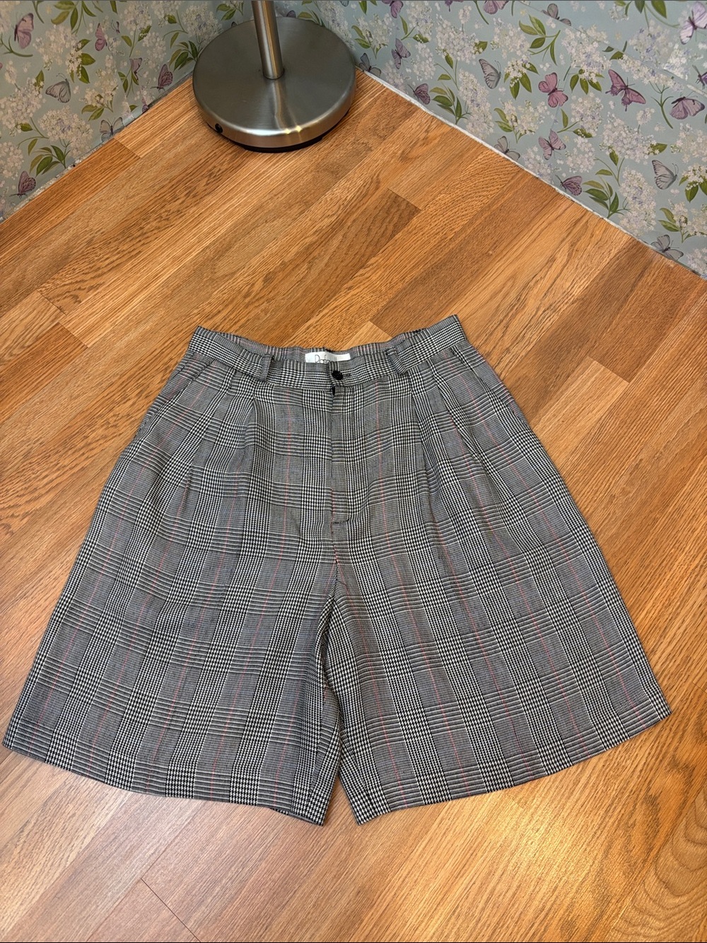 Vintage 1980’s Rafaella black and white plaid shorts. Size 14.